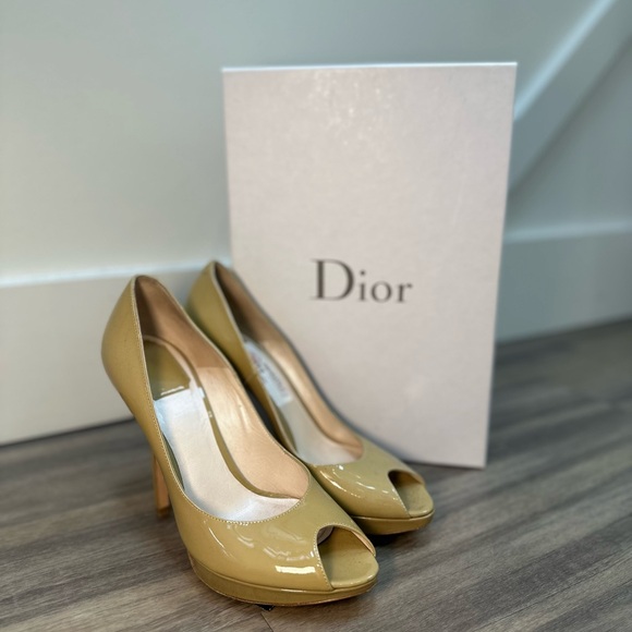 Dior Tan Stiletto Heels Elegant Design - Picture 1 of 6